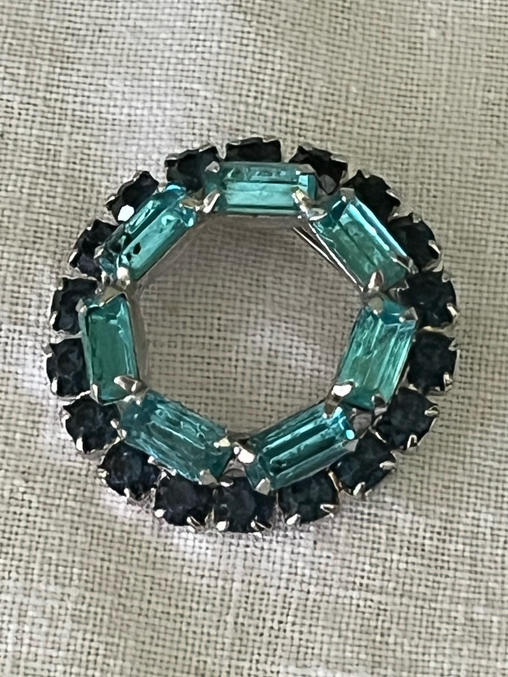 Vintage Blue Rhinestone Wreath Brooch – Aqua & Dark Blue Circle Pin